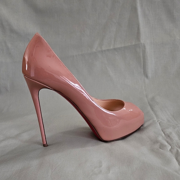Women's Christian Louboutin Tan Patent Leather Open Toe Pump Heels Size 6 US - Picture 9 of 15